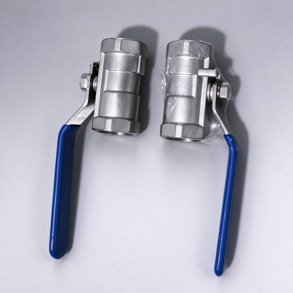 Stainless steel sanitary ball valve with manual lever handle